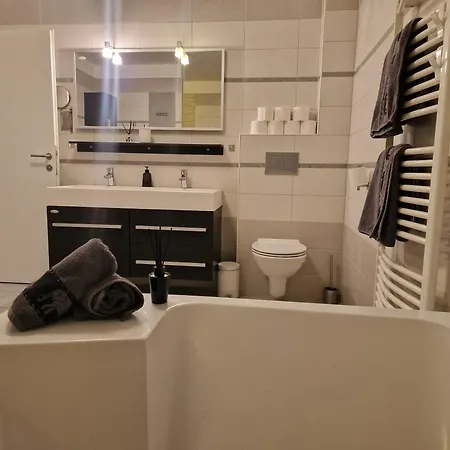 Hisa Pod Gozdom