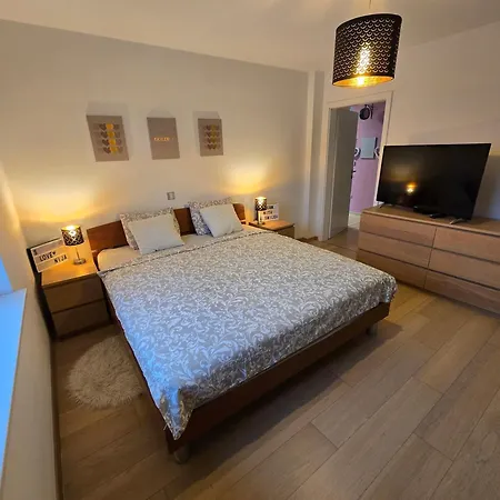 Hisa Pod Gozdom דירה *