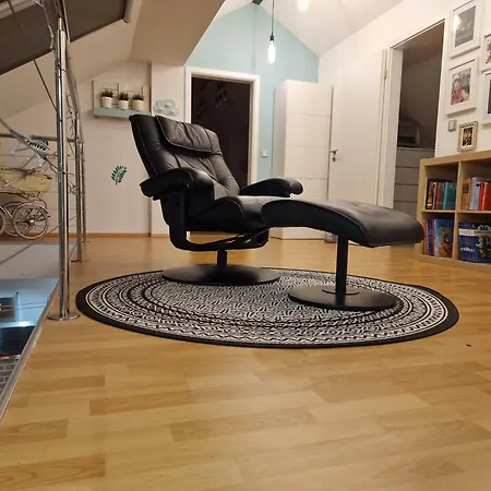 Hisa Pod Gozdom * Ljubljana