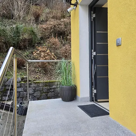 Hisa Pod Gozdom Ljubljana