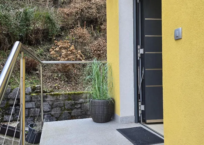 Hisa Pod Gozdom リュブリャナ