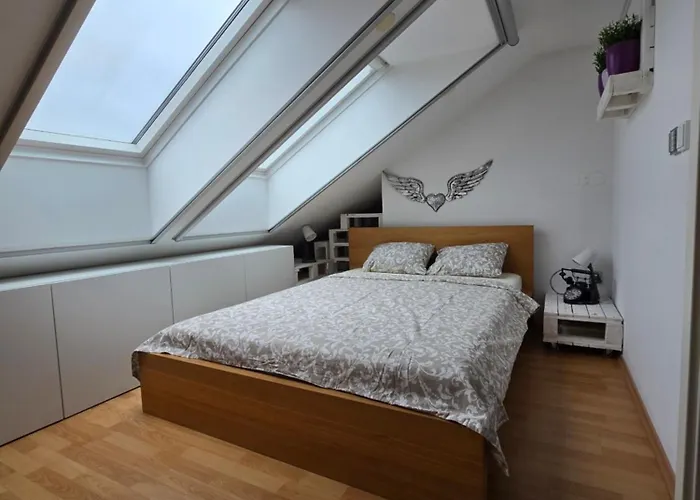 Hisa Pod Gozdom * Lublaň